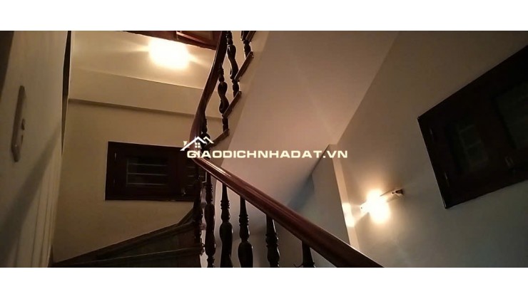 Nhà ngõ 35m2 + 4 phòng ngủ + ngõ 81 Lương Định Của